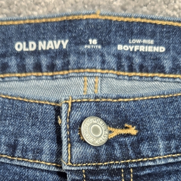 Old Navy NWT Low Rise Boyfriend Jeans Dark Wash Rolled Cuffs Cropped PETITE - Picture 8 of 10